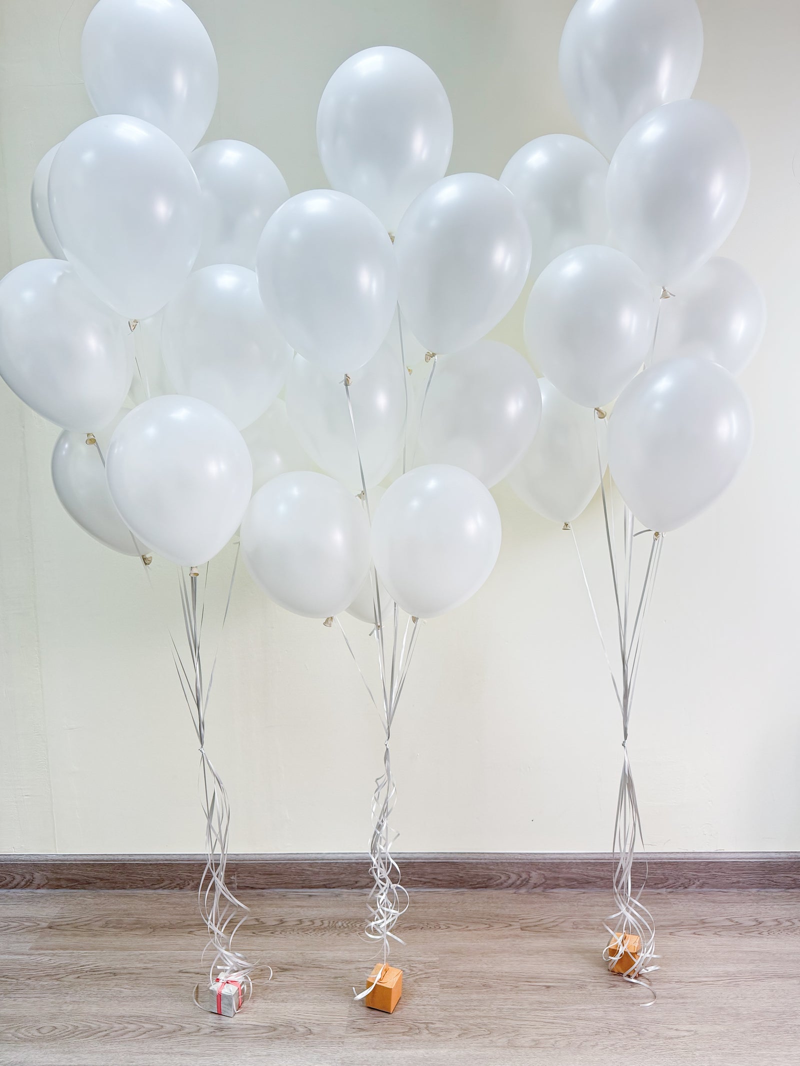 Pearl White Latex Balloons 11"