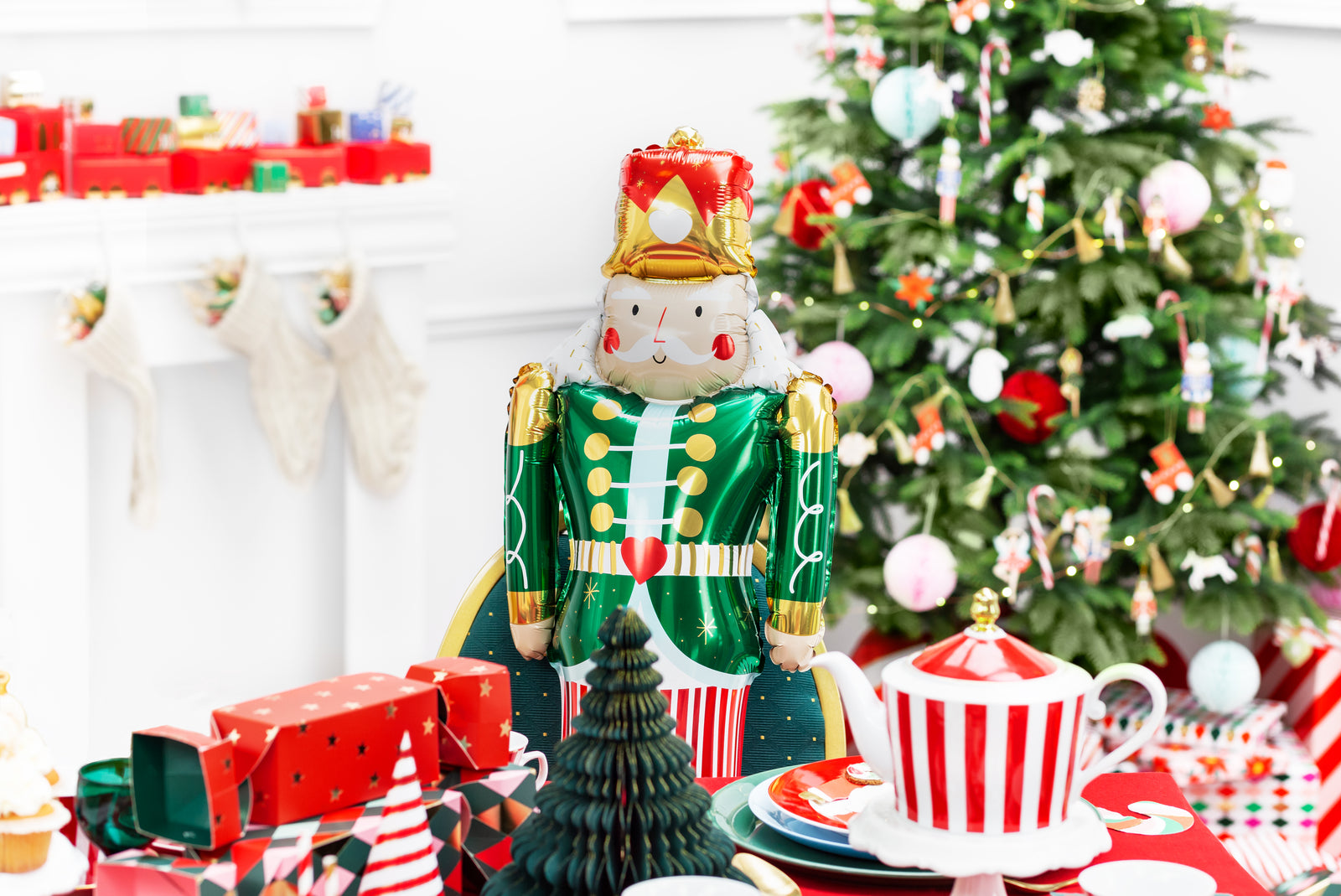 Standing Nutcracker Balloon