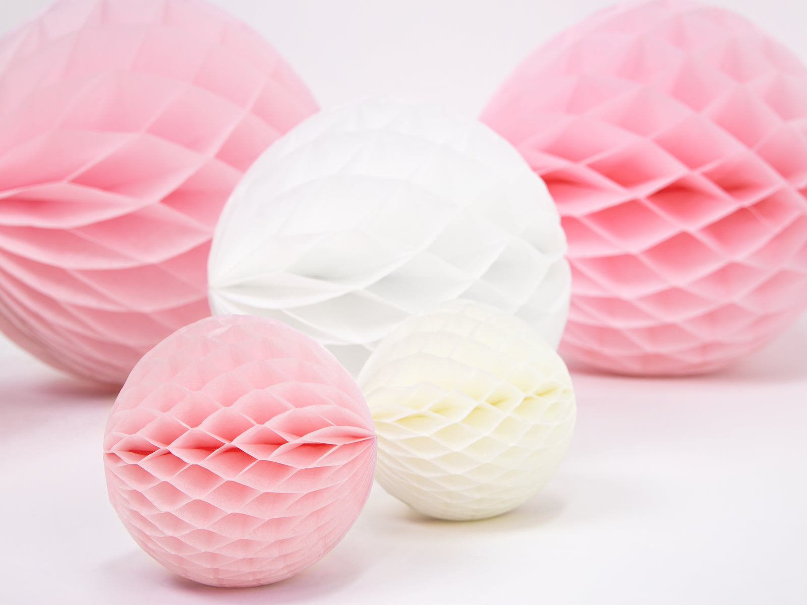 Light Pink Honeycomb Tissue Ball