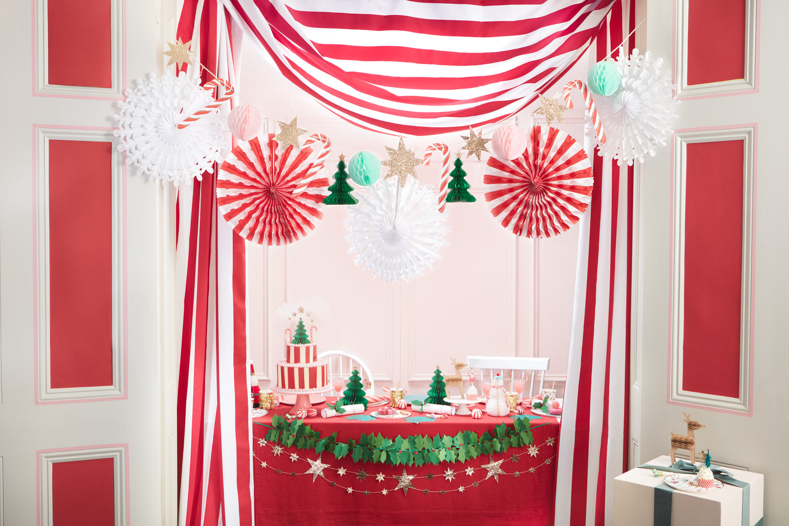 Christmas Honeycomb Garland Meri Meri