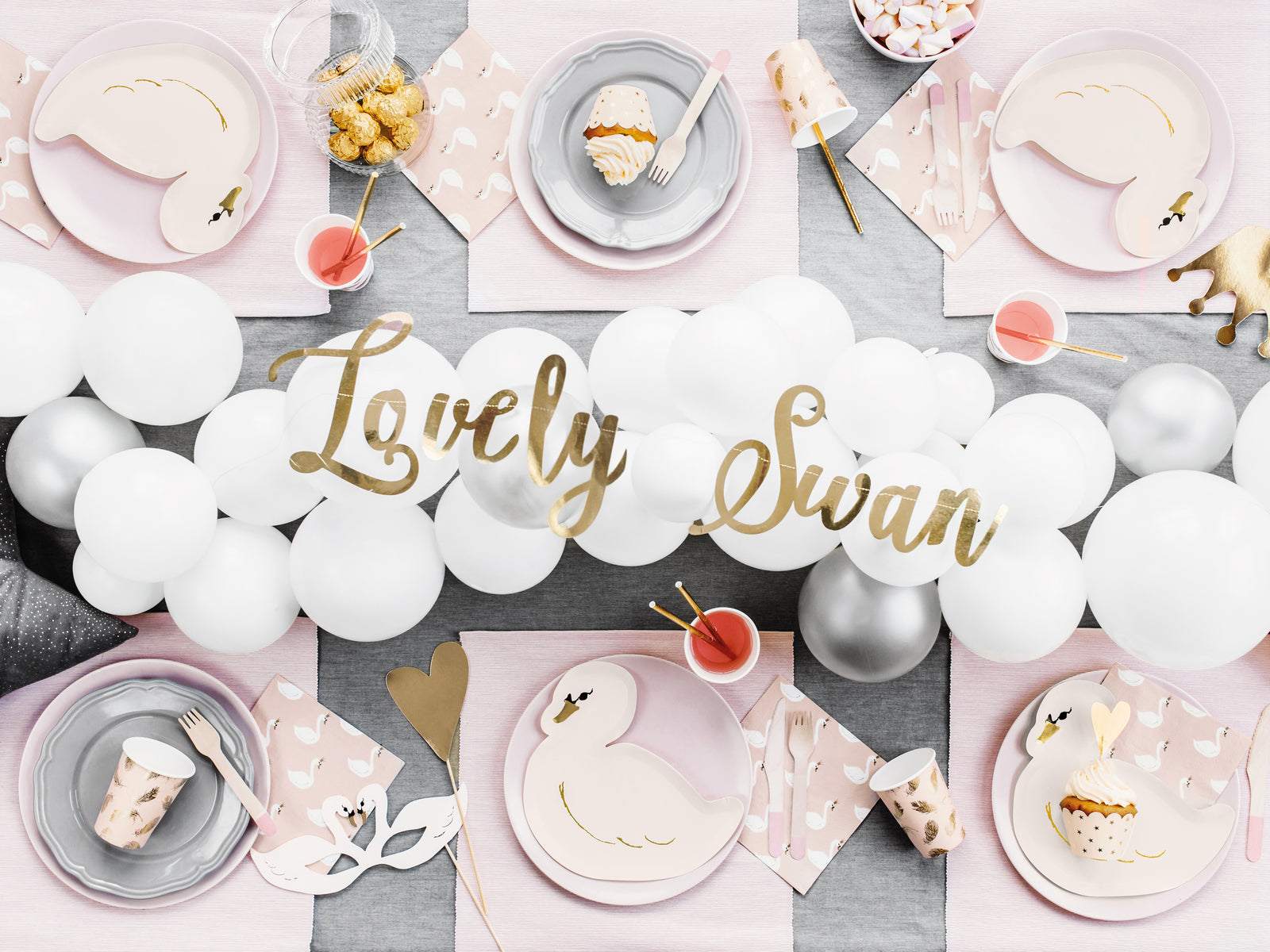 Lovely Swan Napkins