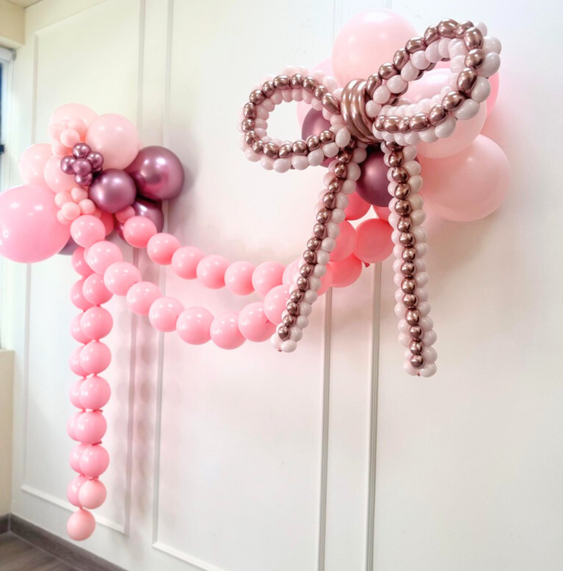 Pretty Little Bow Balloon Garland