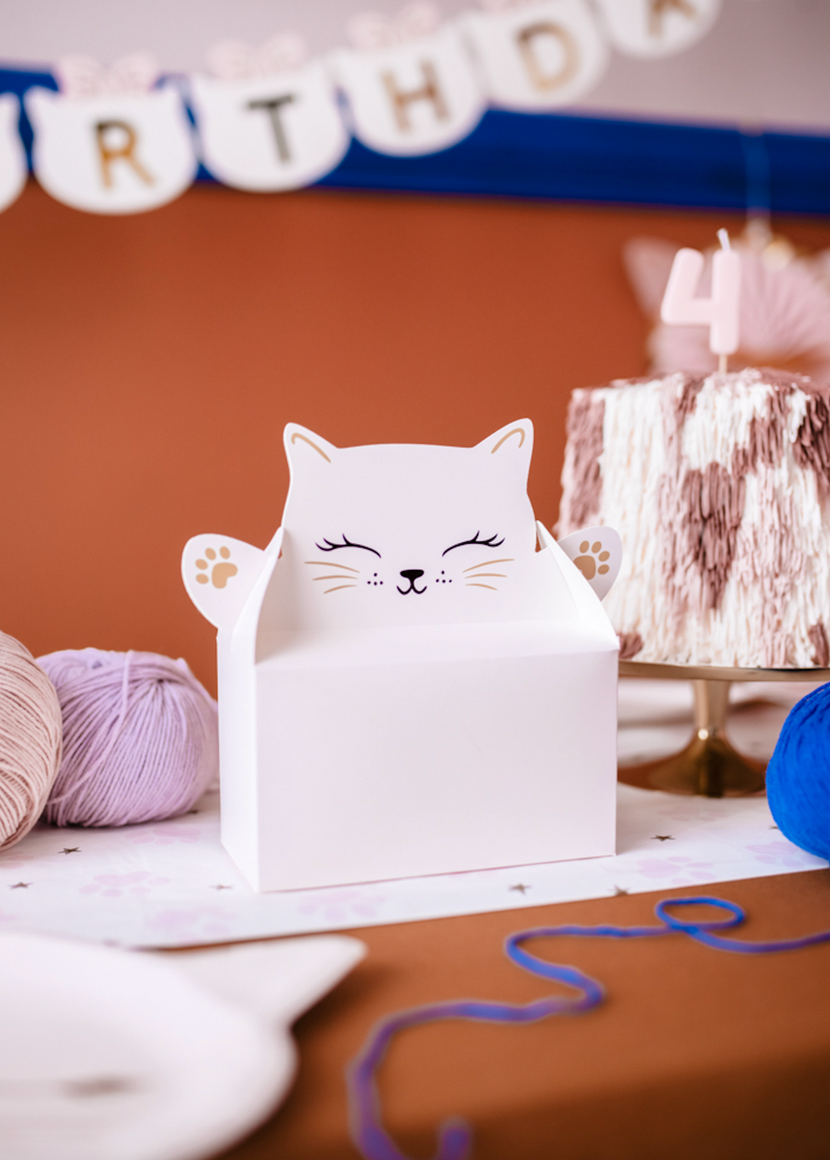 Decorative Cat-Shaped Cake Boxes