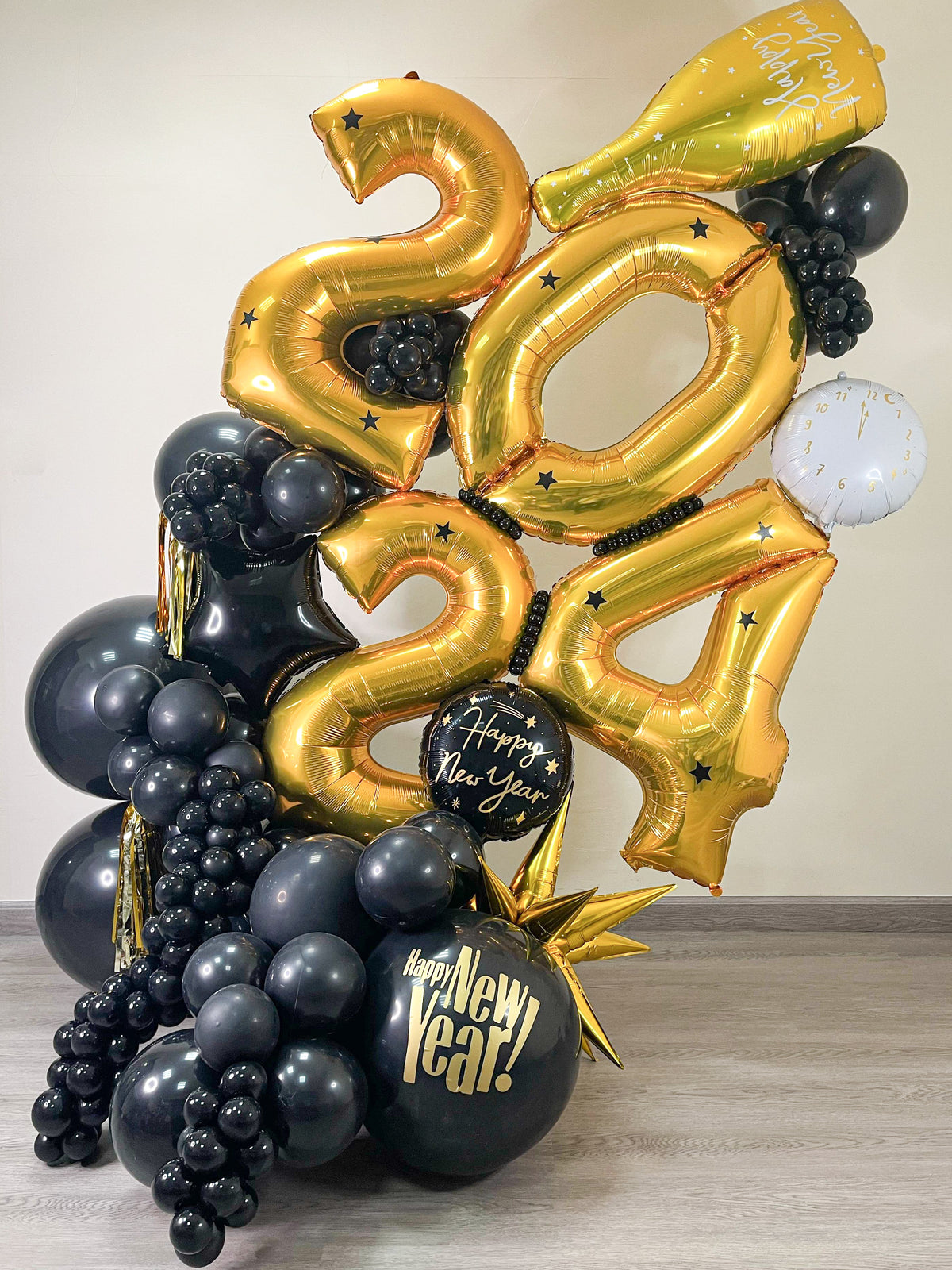 New Year&#39;s Balloon Cluster