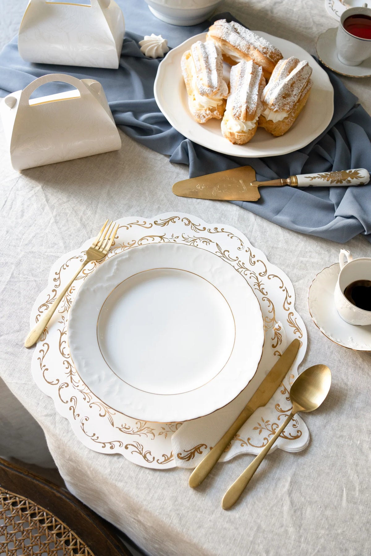 White &amp; Gold Placemats Set