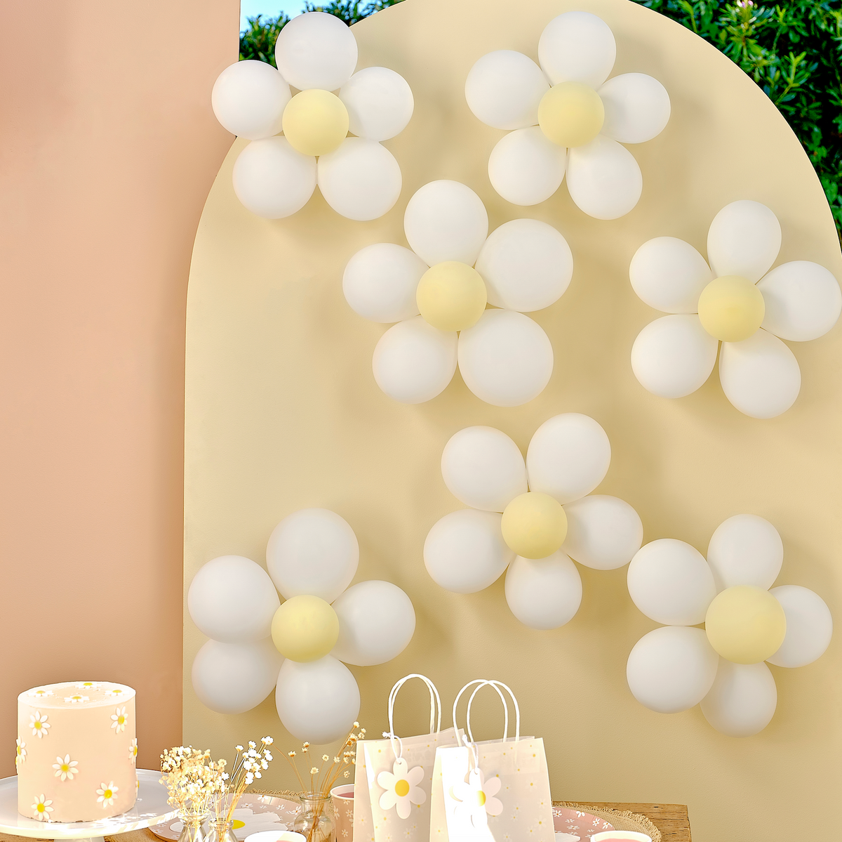 Daisy Balloon Decorations