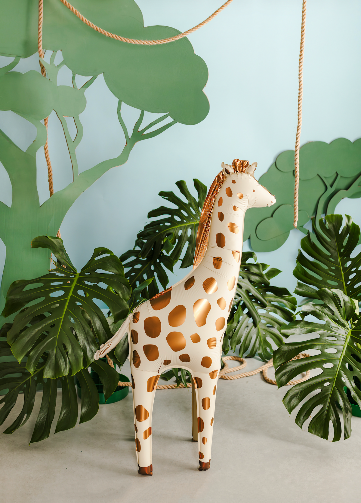 Standing Giraffe Foil Balloon