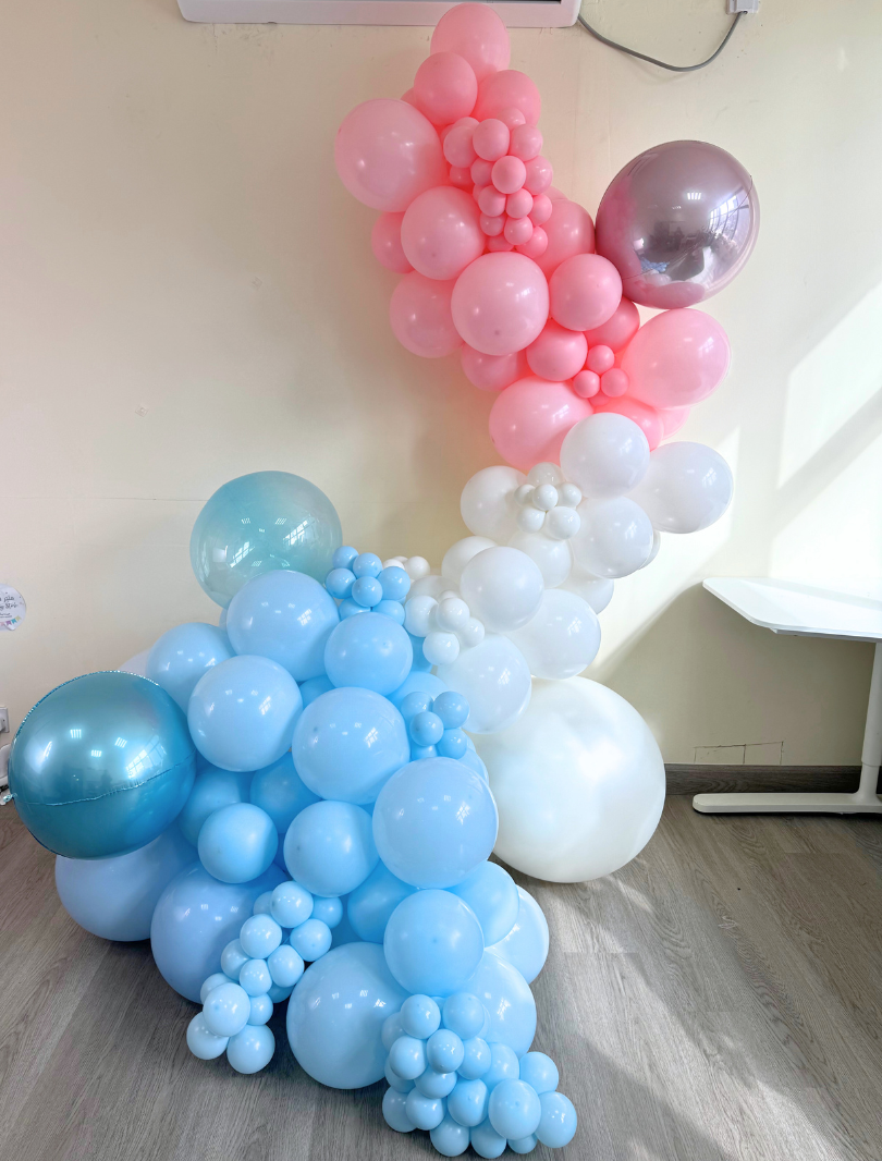 Gender Reveal Balloon Garland