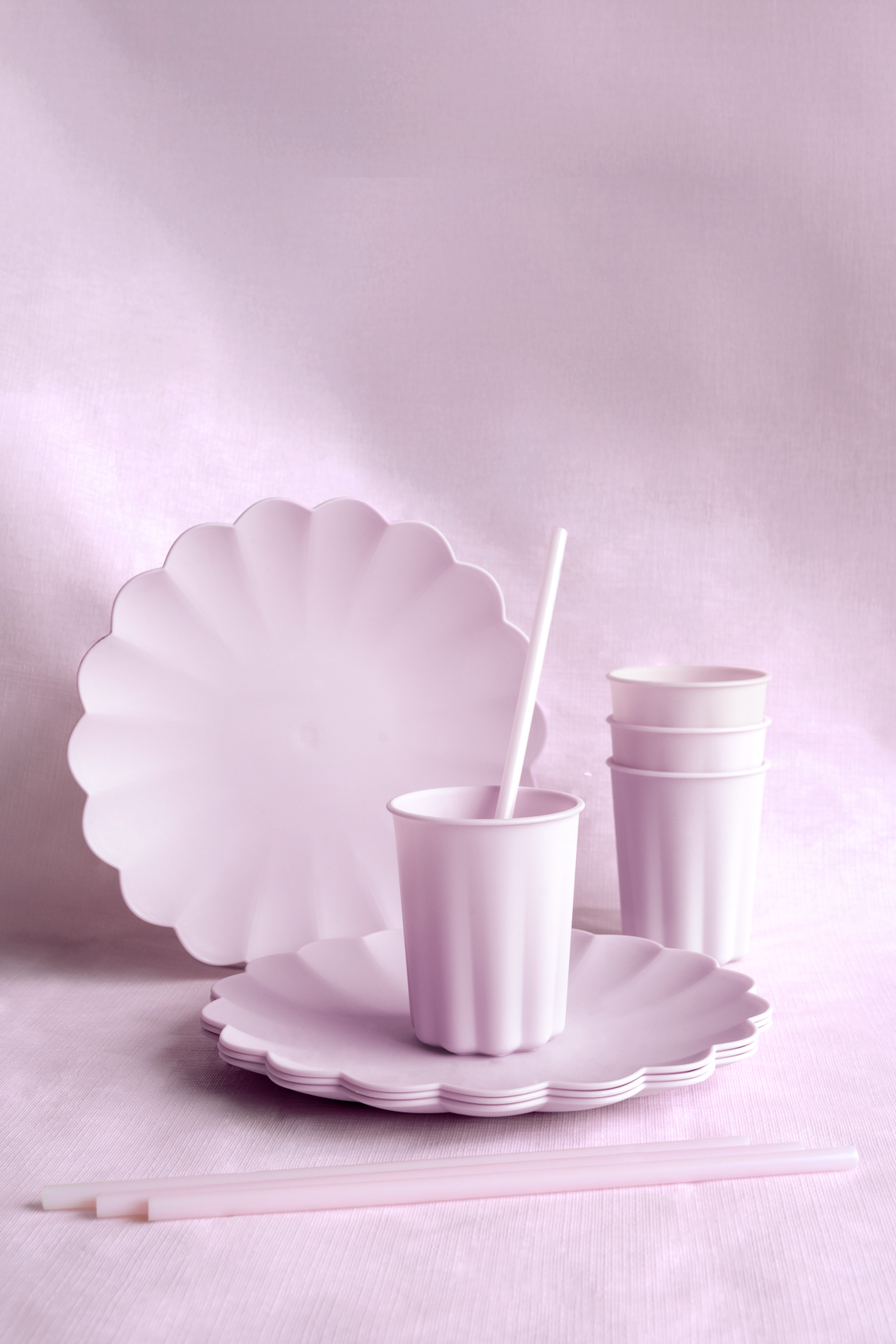 Violet Frill Plastic Plates