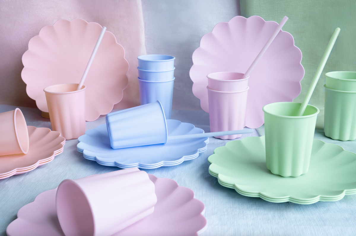 Violet Frill Plastic Plates