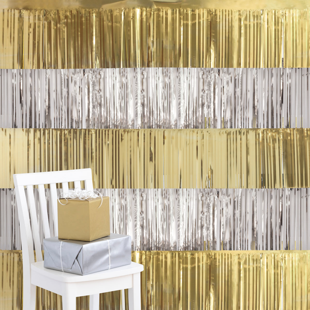Metallic Gold &amp; Silver Fringe Backdrop Kit