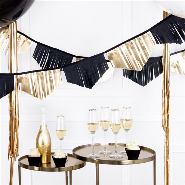 Black &amp; Gold Scalloped Fringe Garland