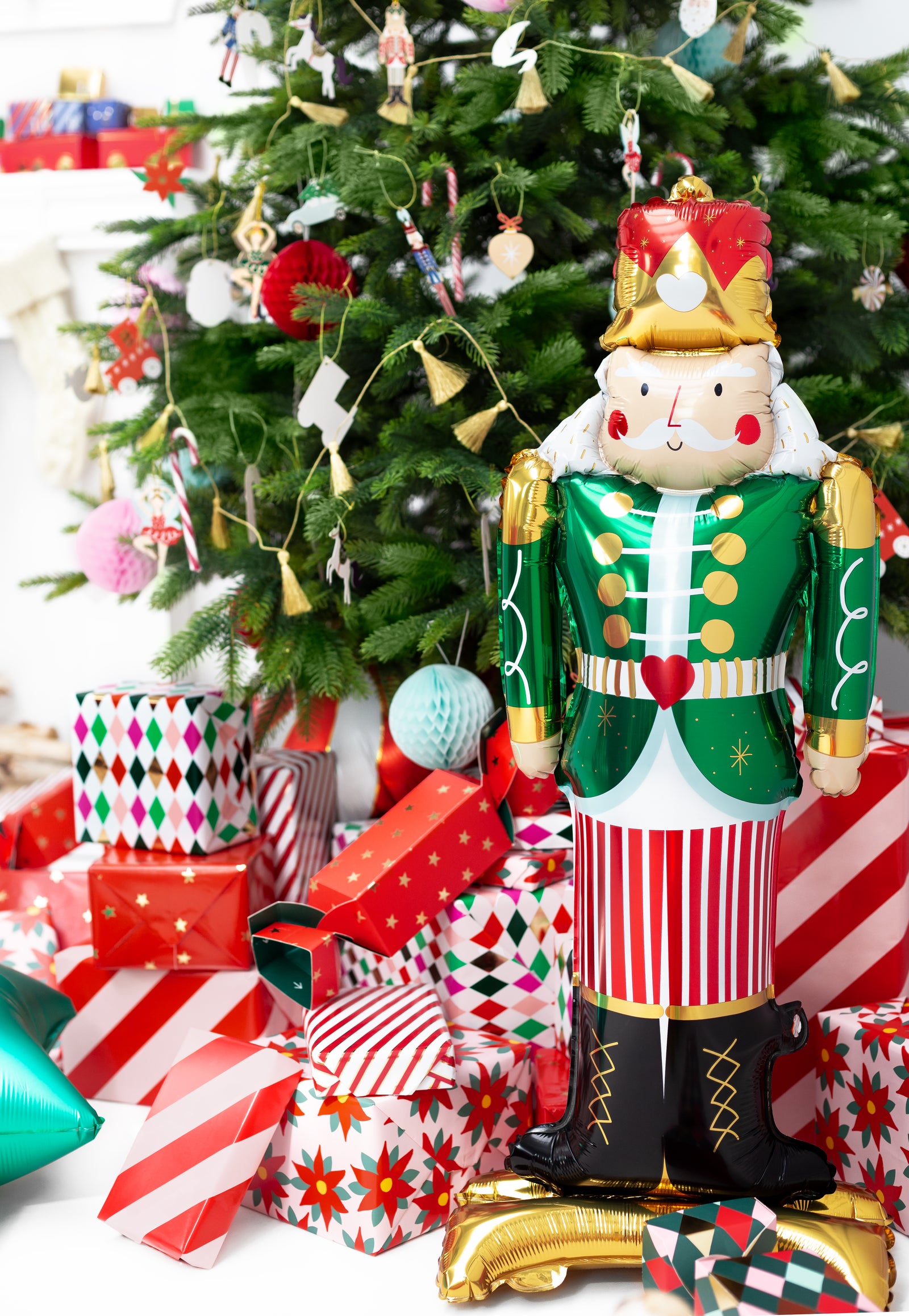 Standing Nutcracker Balloon