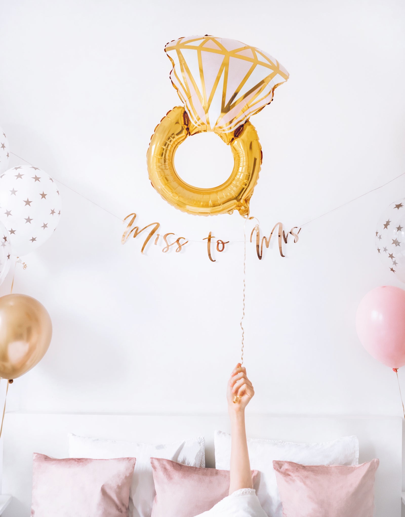 Engagement Ring Supershape Balloon