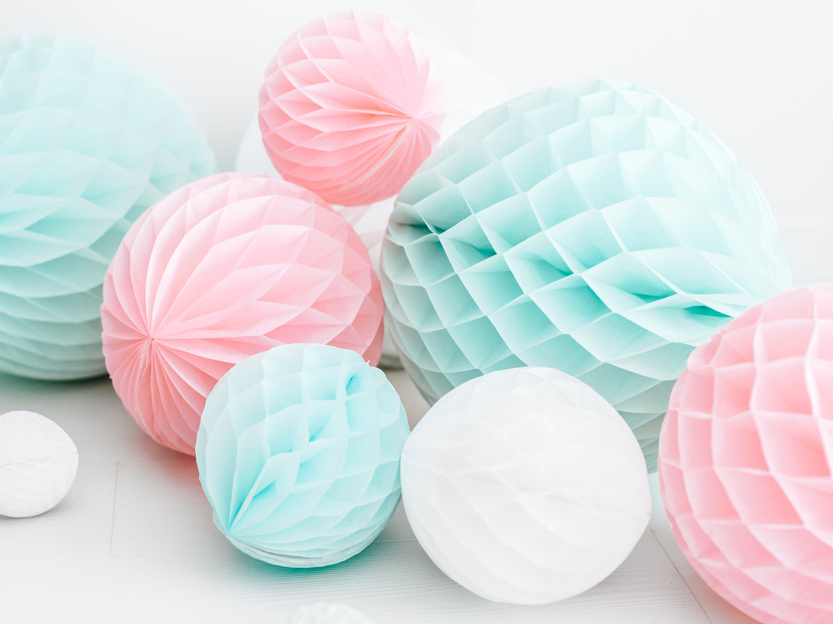 White Honeycomb Tissue Ball