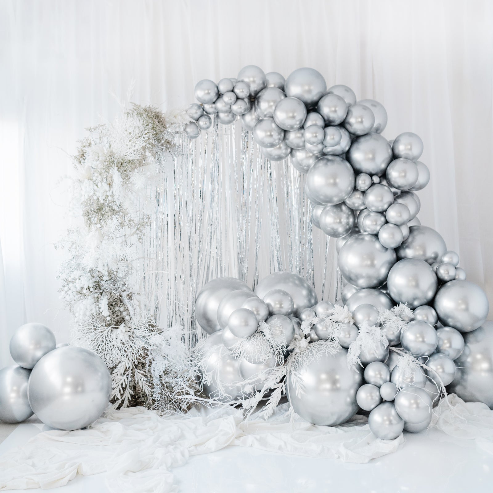 Round Silver Glossy Balloon