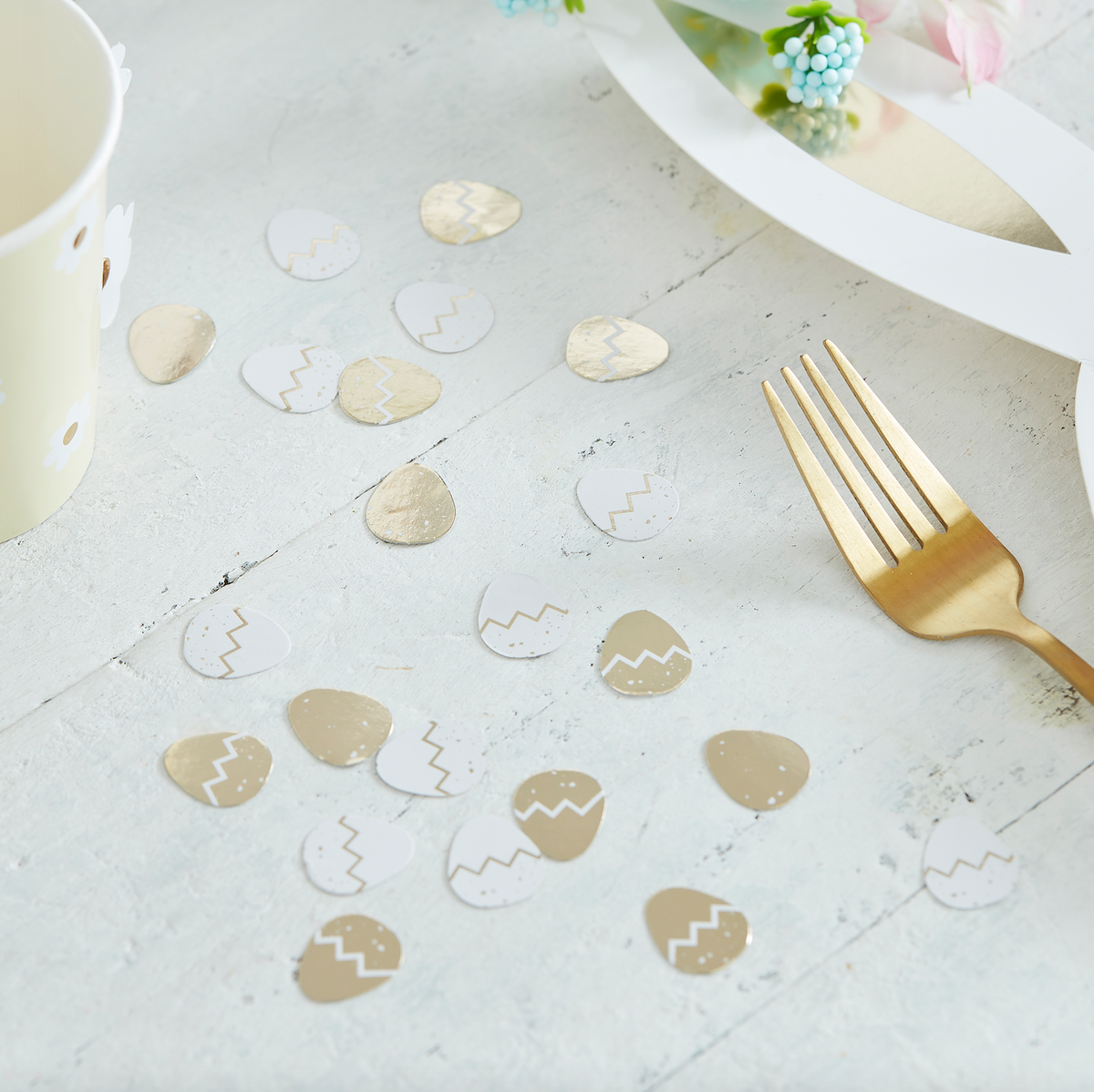 Gold &amp; White Easter Egg Table Confetti Decoration