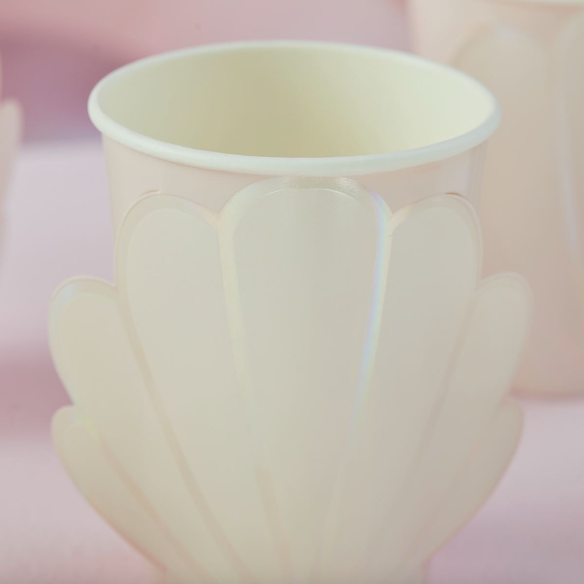 Iridescent and Pink Mermaid Shell Paper Cups