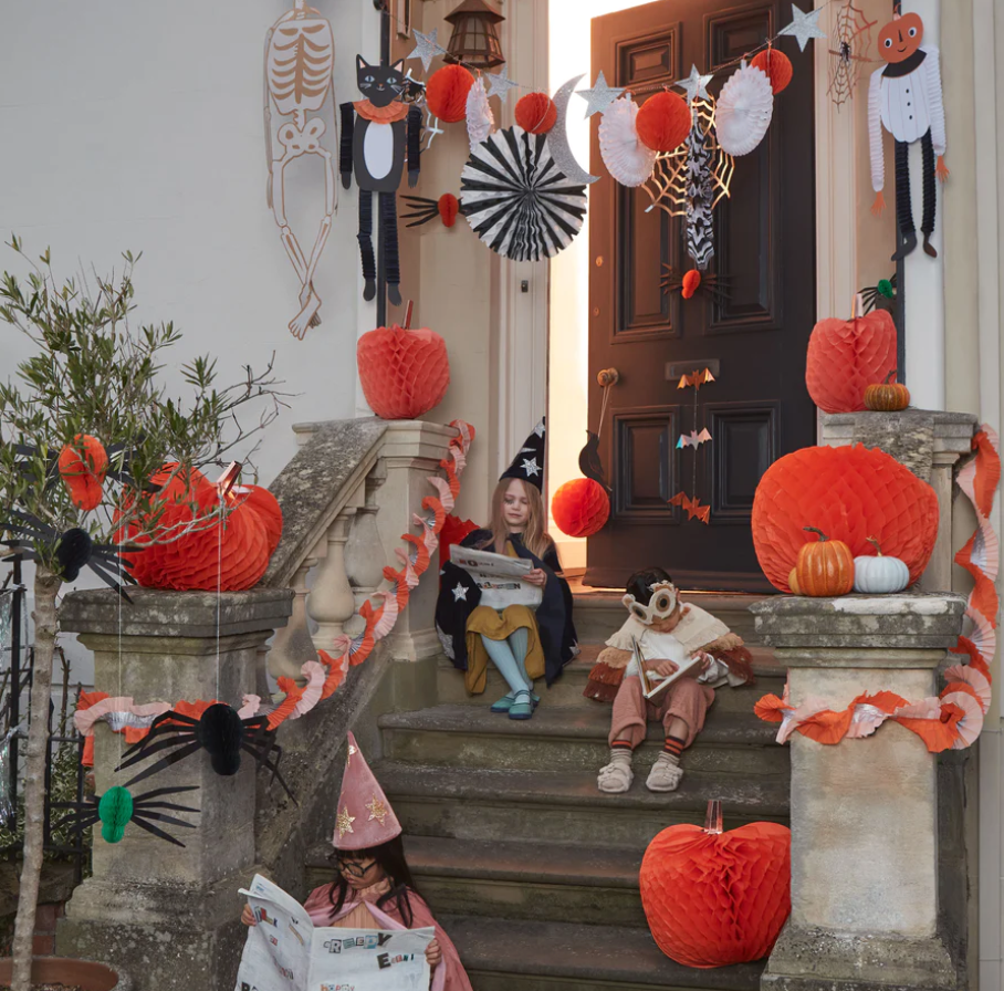 Hanging Honeycomb Spiders