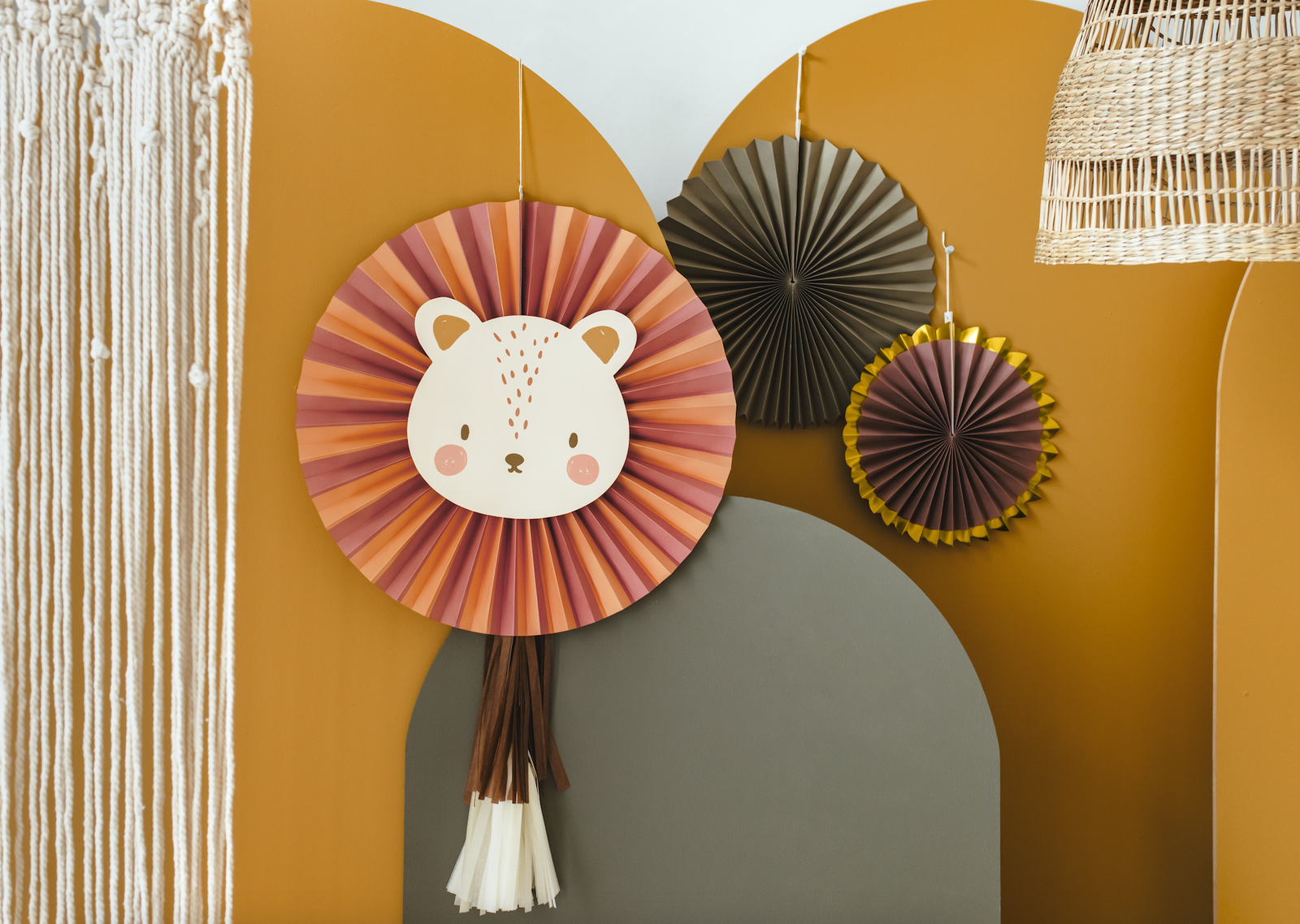 Leo Decorative Rosettes