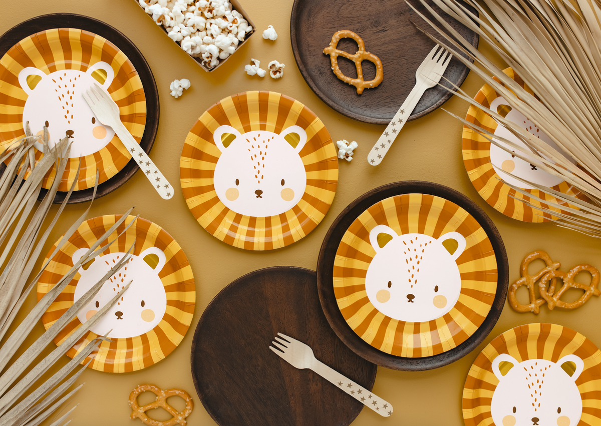 Cute Lion Paper Plates 