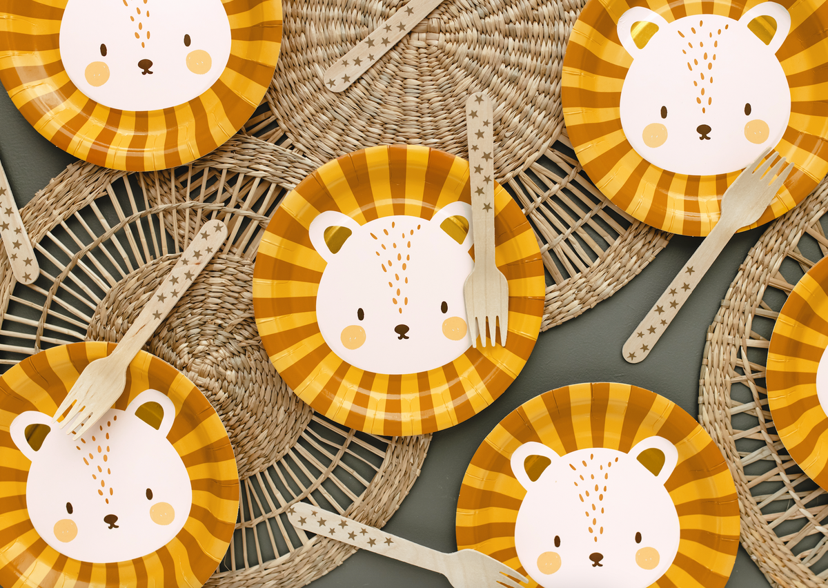 Cute Lion Paper Plates 